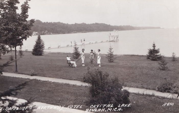 Northway Hotel (Northway Inn) - Old Postcard